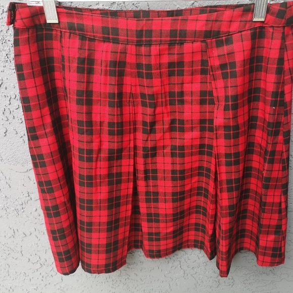 Hot Topic plaid skirt - Picture 2 of 3